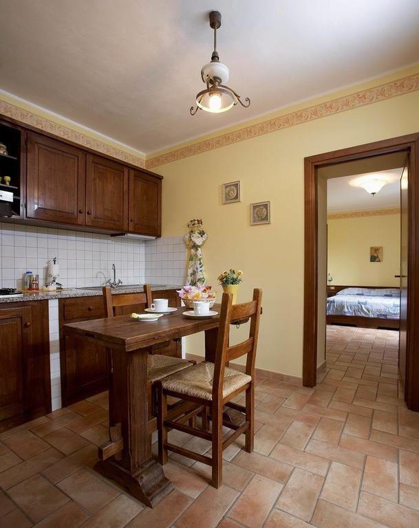 Casale Favilluta Guest House Petrignano Room photo