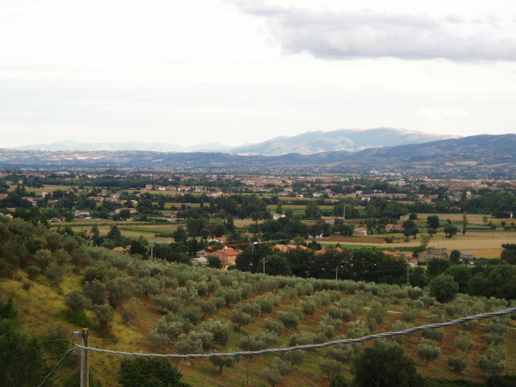 Casale Favilluta Guest House Petrignano Exterior photo